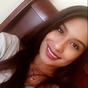 Meet your Posher, Deborah